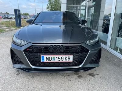 Mittelgrau metallicperleffekt Gebraucht 2024 Audi RS6 Performance Kombi | € 199.980