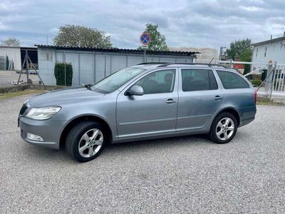 gebraucht Skoda Octavia Combi Ambition 1,6 TDI CR DPF 4x4