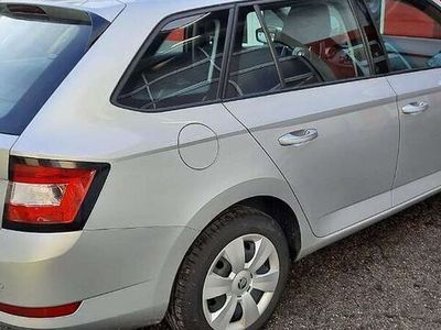 gebraucht Skoda Fabia Combi 125 1,0 TSI 8 fach bereift