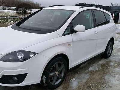 Weiß Gebraucht 2015 Seat Altea XL Van / Kleinbus | € 9.990