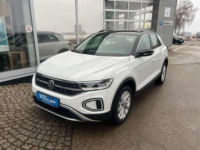 Weiss normal Gebraucht 2024 VW T-Roc Style SUV | € 36.990 (Etwas zu teuer)