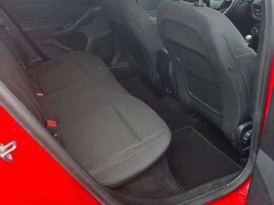 Rot Gebraucht 2018 Ford Focus Business Edition Limousine | € 10.990 (Fairer Preis)