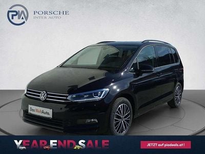 Schwarz metallicperleffektno Gebraucht 2024 VW Touran Van / Kleinbus | € 38.990