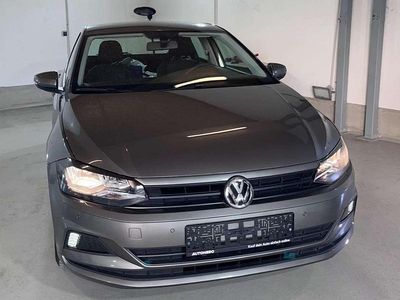 Grau Gebraucht 2019 VW Polo Classicline Limousine | € 11.000 (Teuer)