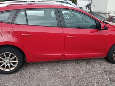 Rot Gebraucht 2013 Renault Mégane Limousine | € 5.000