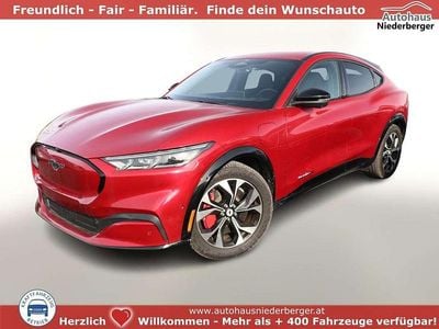 Rot Neu 2025 Ford Mustang Mach-E Premium SUV | € 45.731 (Fairer Preis)