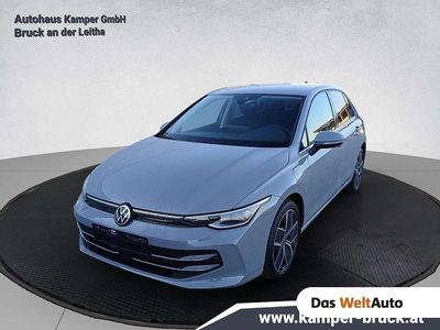 Grau Gebraucht 2024 VW Golf VIII Style Limousine | € 33.990