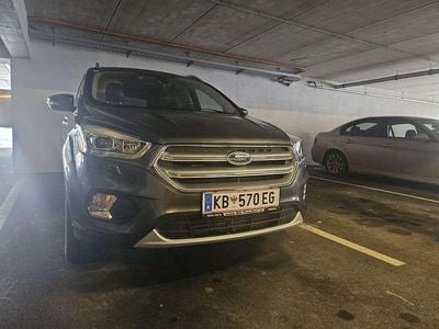 Gebraucht Ford Kuga Titanium 150 PS (110 kW) 2018 Grau SUV
