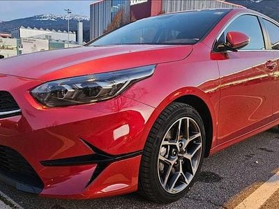 Gebraucht Kia Ceed Gold 159 PS (116 kW) 2024 Rot Kleinwagen