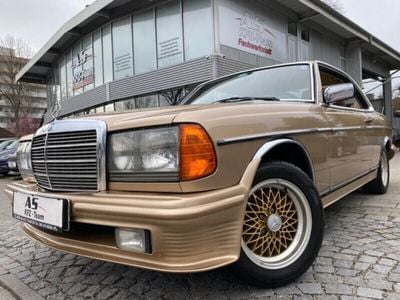 Gebraucht Mercedes 230 136 PS (100 kW) 1983 Gold Coupé