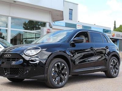 Neu Fiat 600 La Prima 101 PS (74 kW) 2025 Schwarz SUV