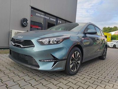 Neu Kia Ceed Sportswagon 140 PS (102 kW) 2025 Grau Kombi