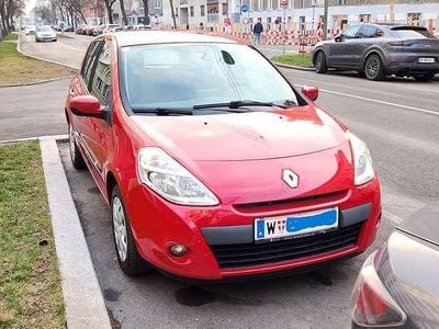 Gebraucht Renault Clio II 75 PS (55 kW) 2010 Rot Limousine