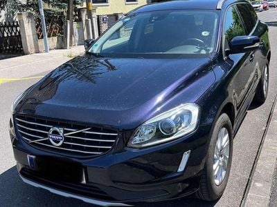 Blau Gebraucht 2015 Volvo XC60 Momentum SUV | € 28.600