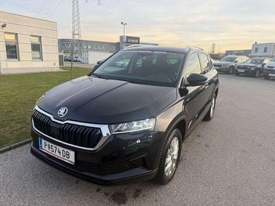 Schwarz metallicperleffektno Neu 2025 Skoda Karoq Selection SUV | € 32.490 (Fairer Preis)