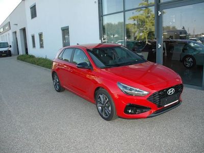 Gebraucht Hyundai i30 GO! 97 PS (71 kW) 2023 Engine red