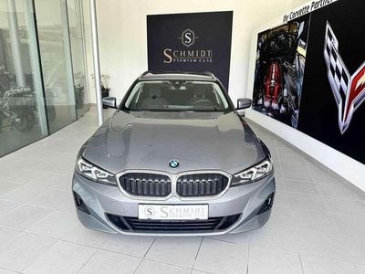 Grau Gebraucht 2023 BMW 318 Shadowline Kombi | € 29.900 (Fairer Preis)