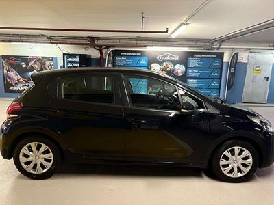 Schwarz Gebraucht 2016 Peugeot 208 Allure Kleinwagen | € 5.900 (Fairer Preis)
