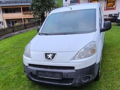 Weiß Gebraucht 2010 Peugeot Partner Van / Kleinbus | € 2.700