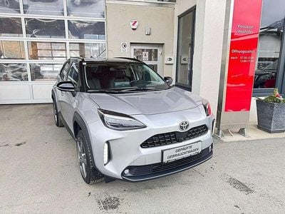 Gebraucht Toyota Yaris Hybrid Style 92 PS (67 kW) 2024 Silber Limousine