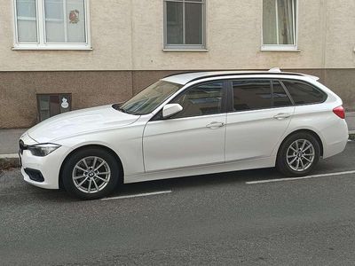 Weiß Gebraucht 2015 BMW 318 Kombi | € 9.900 (Teuer)