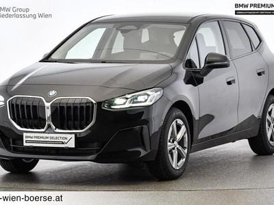 Schwarz Gebraucht 2024 BMW 218 Active Tourer Efficient Dynamics Van / Kleinbus | € 33.392 (Fairer Preis)