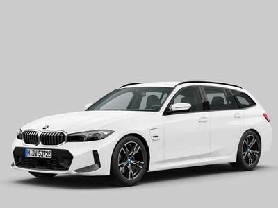 Gebraucht BMW 320e M Sport 204 PS (150 kW) 2022 Weiß Kombi