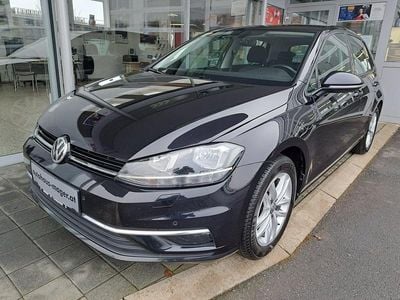 Gebraucht VW Golf VII Comfortline 116 PS (85 kW) 2018 Schwarz  metallic Limousine
