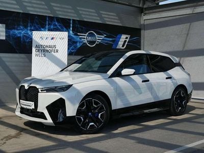 Mineralweiß metallic Gebraucht 2022 BMW iX SUV | € 47.980 (Fairer Preis)