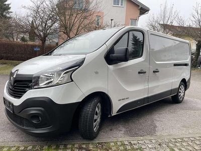 Weiß Gebraucht 2015 Renault Trafic Van / Kleinbus | € 8.900