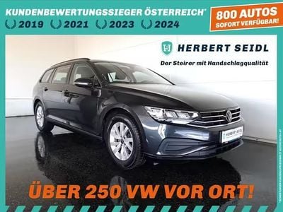 Gebraucht VW Passat 122 PS (89 kW) 2022 Mangangraumetallic Kombi