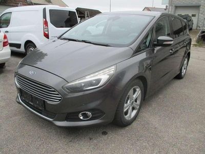 Grau Gebraucht 2018 Ford S-MAX Business Edition Van / Kleinbus | € 16.700 (Etwas zu teuer)