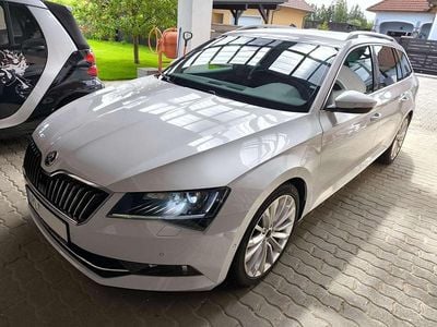 Weiß Gebraucht 2017 Skoda Superb Style Kombi | € 18.000 (Superpreis)