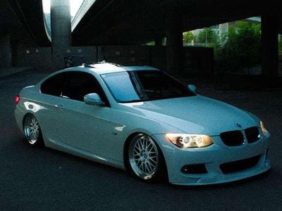 Weiß Gebraucht 2010 BMW 330 M Sport Coupé | € 15.400 (Teuer)