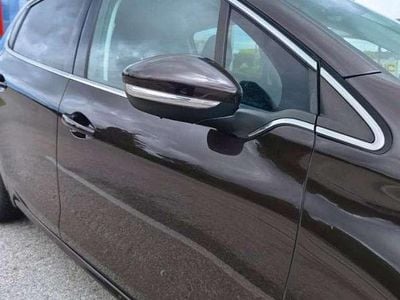 Braun Gebraucht 2012 Peugeot 208 Active Kleinwagen | € 4.700 (Superpreis)