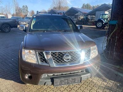Braun Gebraucht 2013 Nissan Navara Abholung | € 8.200 (Fairer Preis)