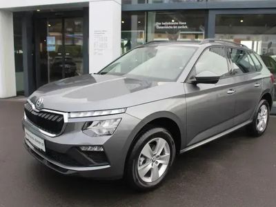 Mittelgrau metallic Gebraucht 2024 Skoda Kamiq Essence SUV | € 24.990 (Fairer Preis)