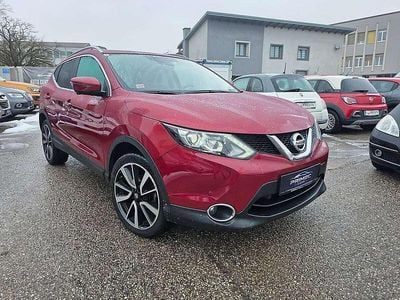 Gebraucht Nissan Qashqai Acenta 163 PS (119 kW) 2015 Rot SUV