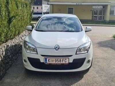 Weiß Gebraucht 2011 Renault Mégane III Limousine | € 4.800 (Fairer Preis)