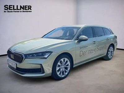 Hellgelb metallic Gebraucht 2024 Skoda Superb Selection Kombi | € 47.790