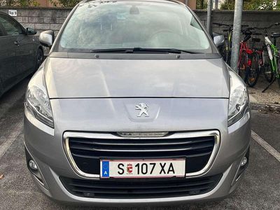 Silber Gebraucht 2015 Peugeot 5008 S Van / Kleinbus | € 11.000