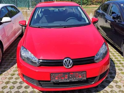 Rot Gebraucht 2010 VW Golf VI Trendline Kleinwagen | € 6.500 (Etwas zu teuer)