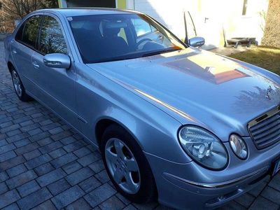 Gebraucht 2006 Mercedes E220 Elegance Limousine | € 4.200 (Etwas zu teuer)