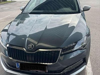 Grau Gebraucht 2020 Skoda Superb Kombi | € 26.500 (Etwas zu teuer)