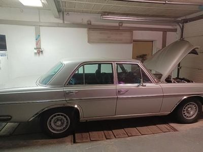 Gebraucht Mercedes 280 140 PS (102 kW) 1970 Silber Limousine