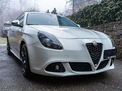 Weiß Gebraucht 2011 Alfa Romeo Giulietta Quadrifoglio Verde Limousine | € 11.990 (Fairer Preis)