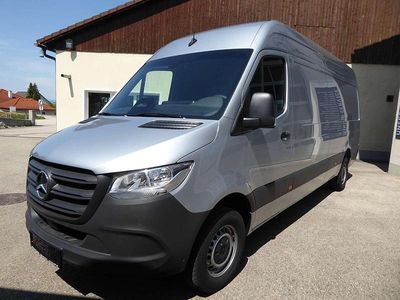 Gebraucht Mercedes Sprinter 170 PS (125 kW) 2024 Grau Van