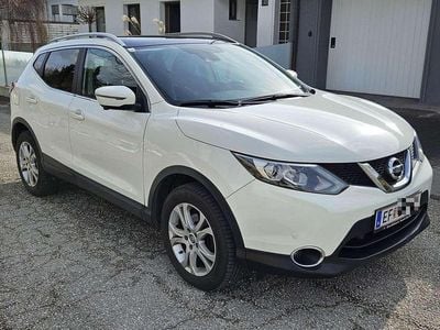 Gebraucht Nissan Qashqai Tekna 131 PS (96 kW) 2015 Weiß SUV