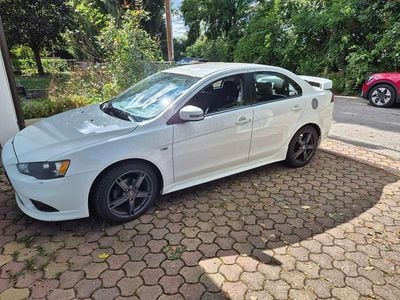 Weiß Gebraucht 2015 Mitsubishi Lancer Sportback Comfort Edition Limousine | € 10.000