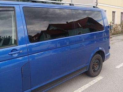 Blau Gebraucht 2009 VW Caravelle Van / Kleinbus | € 8.000